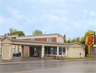 Super 8 By Wyndham Kingston Hotel Luaran gambar